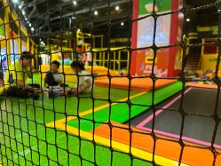 -蹦蹦跳跳(新奥购物中心店)