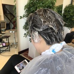 -Hello Lady发型设计