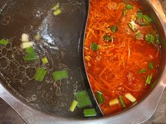 -黄利砖万峰林布依特色酸笋牛肉馆