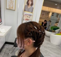 -镁连社·美联社