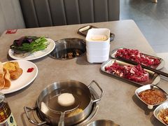 -张哞哞·鲜切牛肉自助火锅(高德置地店)