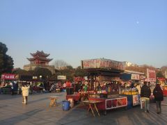 -巴陵广场
