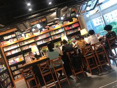 -西西弗书店&矢量咖啡(凯德晶萃广场店)