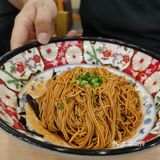 味道鲜得很。外加一块外酥里嫩炸猪排，哈哈