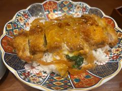 猪排滑蛋饭-8PINTS八品脱·日料·烧鸟·精酿小酒馆(莘庄店)
