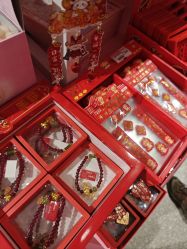 -嗨本可潮玩仓(大兴大悦春风里店)