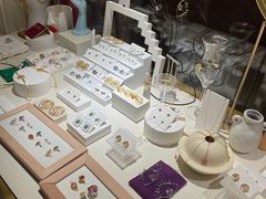 -LADY FAFA(巨鹿路陕西南路路口店)