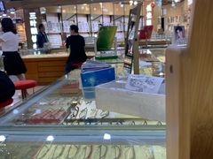 -三叶眼镜城批发市场(上海火车站店)