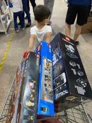 -逝水玩具折扣店