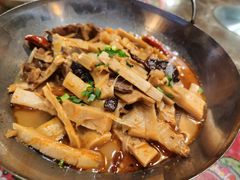 龙骨煨鲜笋-老字号农家宴