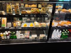 面包甜点陈列柜-星巴克(无锡高铁站店)