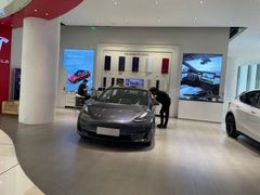 -TESLA 特斯拉(广州天环广场体验店)