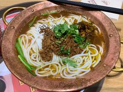 铜锅肉酱米线-妈妈故事米线(市府恒隆店)