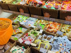 零售区-来伊份(香积寺路店)