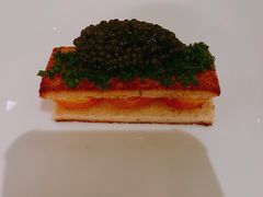 有机蛋黄吐司鱼子酱和香草-Jean Georges