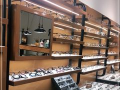 -罗伯特眼镜·蔡司官方授权(罗湖国贸店)