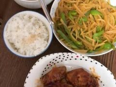 -鲸育宝宝月嫂(徐汇店)