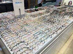 -新视达眼镜店·蔡司·依视路(名镜苑店)