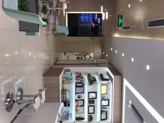 -维乐口腔(美维云门诊陆家嘴店)