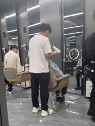-藤野造型烫发染发
