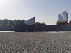 -侵华日军南京大屠杀遇难同胞纪念馆-停车场