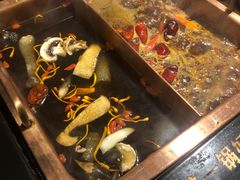 -老牌坊云南鱼豆花火锅(嵩山店)