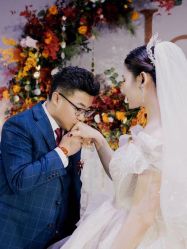 -洋洋婚纱品牌集合店