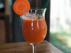 -Chom Cafe and Restaurant