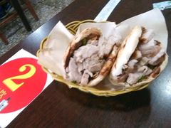 -金卯白肉罩火烧