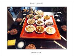 -蓝田九大碗民俗食府(蓝田店)