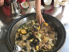 -粘豆包柴火铁锅炖