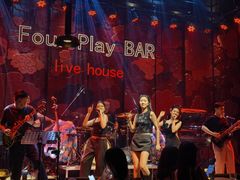 -FOUR PLAY BAR