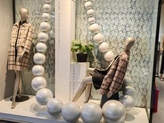 -奎屯友好时尚购物中心