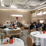这一间客家菜顶呱呱，客似云来