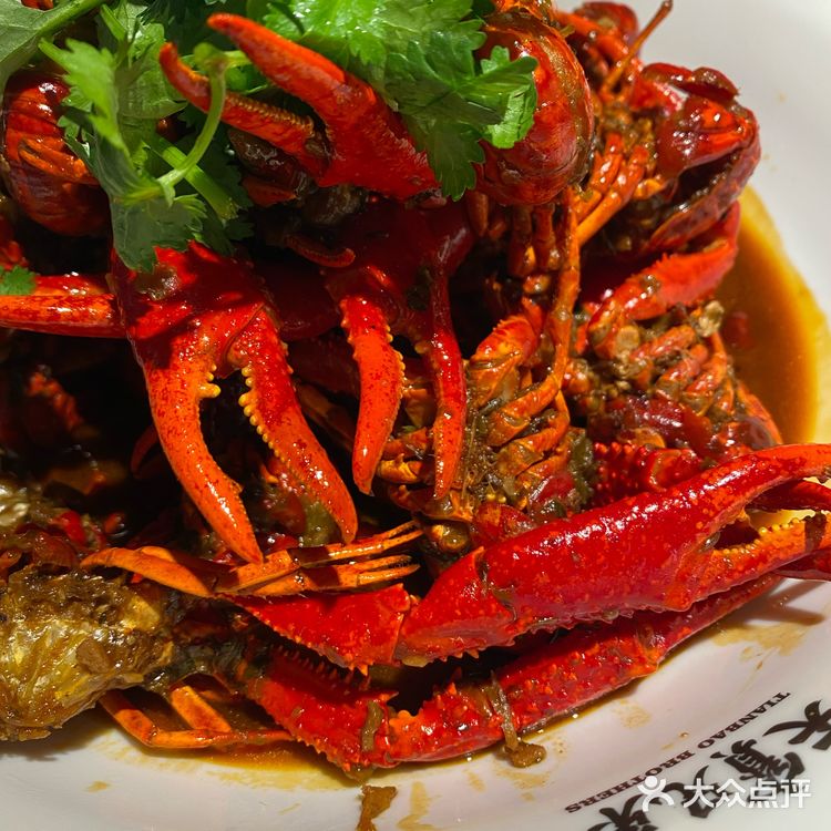 吃龙虾打卡…天宝兄弟