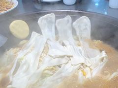 -屯老二农家铁锅炖·行业领军者(梅江店)