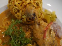 -Chom Cafe and Restaurant