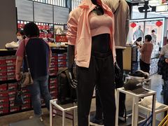 -SKECHERS 斯凯奇(上海国际时尚中心店)