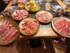 -韩烧牛中牛·甄选黑牛烤肉(黑金店)