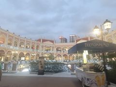 -佛罗伦萨小镇广佛名品奥特莱斯(疏港路店)