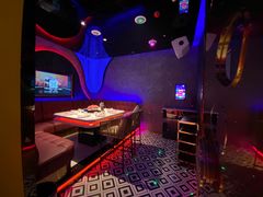 -七十二变量贩KTV(绿地东海岸时代广场店)