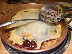 -洱火云南酸菜牛肉火锅(石景山当代商城店)