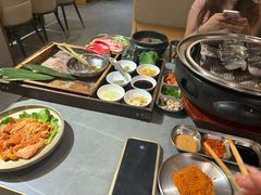 -围炉肉舍•炭烤活鳗•丹东海鲜烤肉(步行街店)