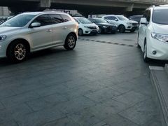 -冠京饭店·停车场