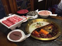 -小天鹅火锅·一线江景洪鼎旗舰店(洪崖洞店)