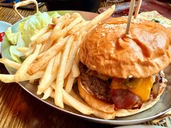 酿牛肉汉堡-The BREW·酿餐厅(浦东嘉里大酒店)