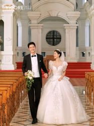 -雪中彩影婚纱摄影·微光艺术中心