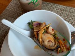-Chom Cafe and Restaurant