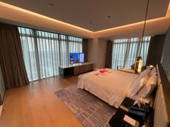 -深圳国际会展中心希尔顿酒店(前海华发冰雪世界店)