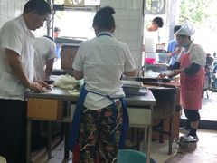 -黄阿姨锅贴大王(万航渡路店)